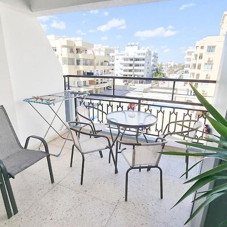 Modern Retreat: 2Br Stylish Apt With Comfy Rooms! Smart Tv With 200Mbps Internet 拉纳卡 外观 照片